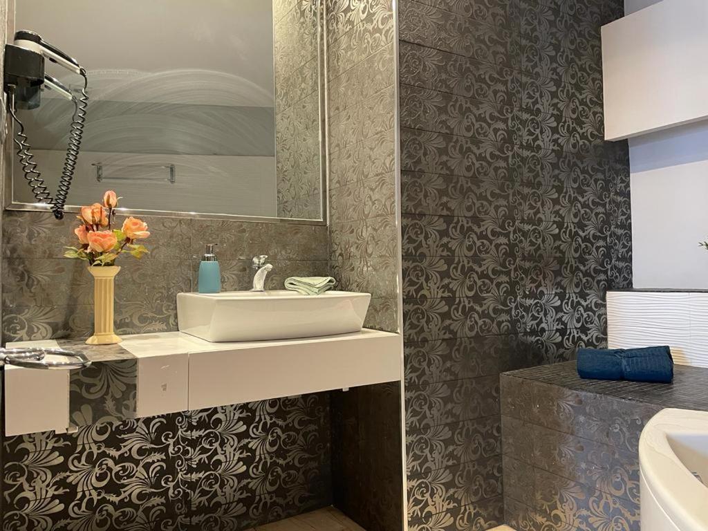 By La Rambla Rooms Barcelona Eksteriør billede